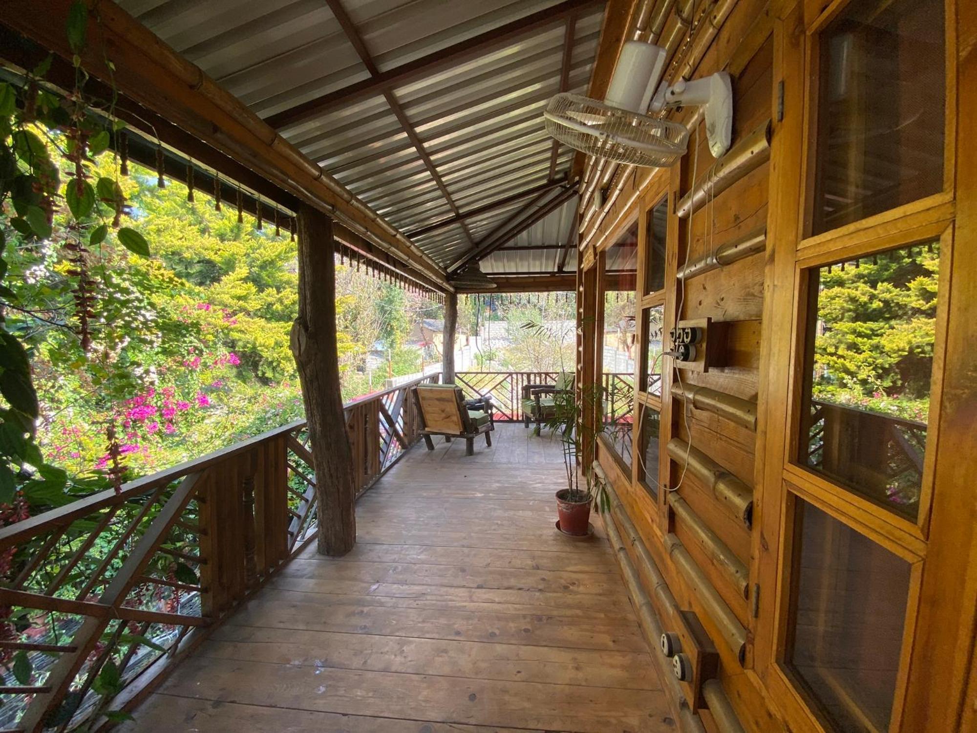 เดอะ ดีไวน์ หิมะ Hotel ดารัมซาลา ภายนอก รูปภาพ